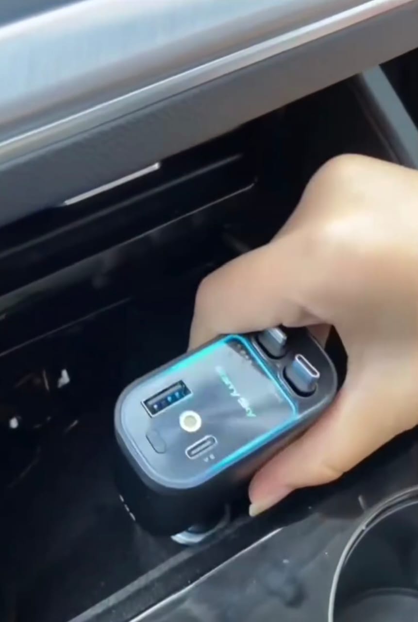 Retractable Car Charger Dual-Wire Fast Charger,  Reliable Power on the go